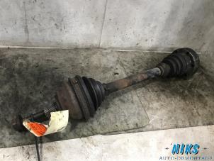 Used Front drive shaft, left Volkswagen Transporter T4 1.9 D Price on request offered by Niks autodemontage