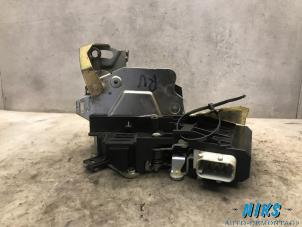 Used Front door lock mechanism 4-door, right BMW 5-Serie Price on request offered by Niks autodemontage