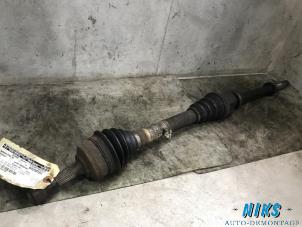 Used Front drive shaft, right Peugeot 206 Price on request offered by Niks autodemontage
