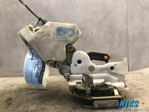 Used Rear door lock mechanism 4-door, left Nissan Almera Tino (V10M) 2.2 Di 16V Price on request offered by Niks autodemontage