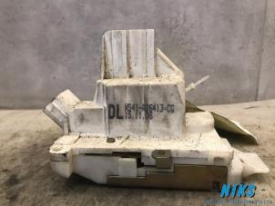 Used Rear door lock mechanism 4-door, left Ford Mondeo III 2.0 TDCi 115 16V Price on request offered by Niks autodemontage