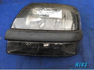 Used Headlight, left Fiat Doblo Cargo (223) 1.3 JTD 16V Multijet Price on request offered by Niks autodemontage