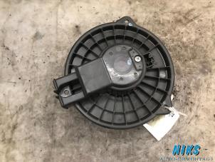 Usados Motor de ventilador de calefactor Daihatsu Cuore (L251/271/276) 1.0 12V DVVT Precio de solicitud ofrecido por Niks autodemontage