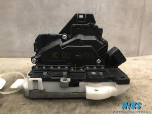 Used Rear door mechanism 4-door, right Ford Mondeo III Wagon 2.0 16V Price on request offered by Niks autodemontage