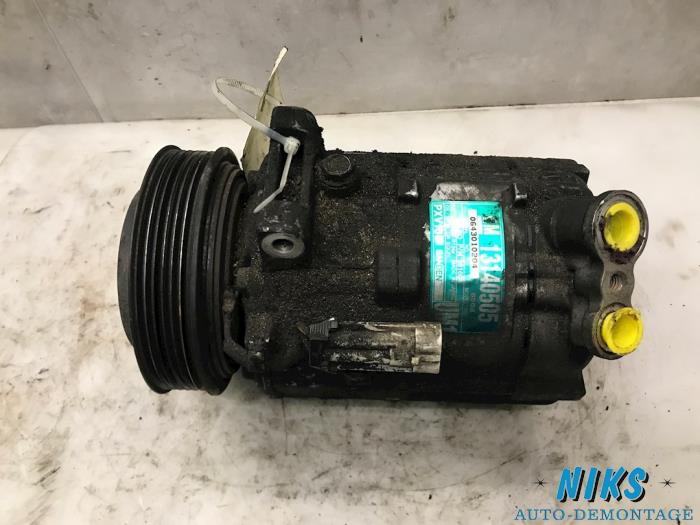 Air conditioning pump from a Opel Signum (F48) 3.0 CDTI V6 24V 2003