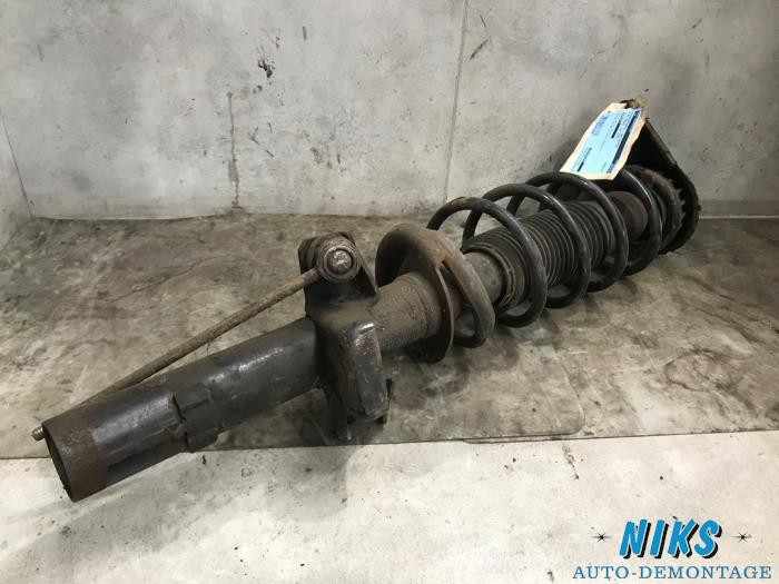 Rear shock absorber rod, left from a Ford Mondeo III 2.0 TDCi 115 16V 2002