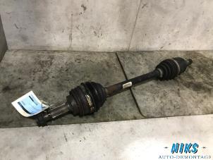 Used Front drive shaft, left Toyota Yaris (P1) 1.0 16V VVT-i Price on request offered by Niks autodemontage