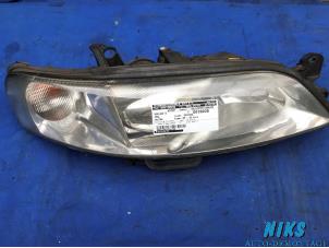 Used Headlight, right Opel Vectra B Caravan (31) 1.8 16V Price on request offered by Niks autodemontage