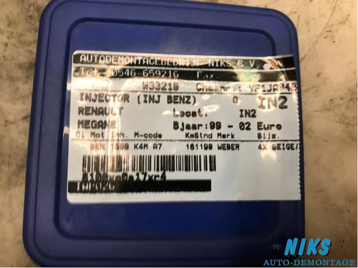 Injecteur (injection essence) d'un Renault Scénic I (JA) 1.6 16V 2000