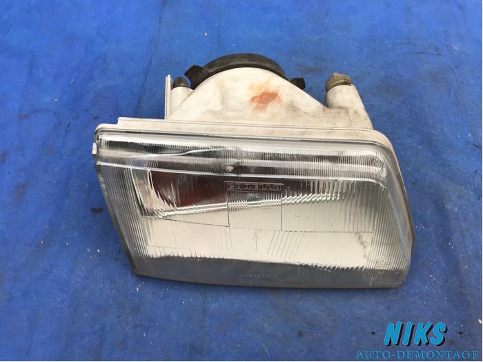 Używane Reflektor prawy Fiat Cinquecento 0.9 i.e. S Cena na żądanie oferowane przez Niks autodemontage