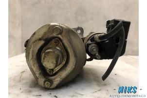 Anlasser van een Mazda 323F 2001