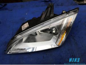 Used Headlight, left Ford Focus 2 Wagon 1.6 TDCi 16V 90 Price on request offered by Niks autodemontage