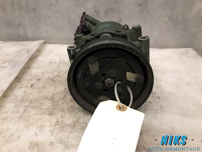 Air conditioning pump from a Renault Clio 2002