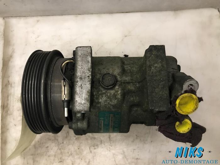 Air conditioning pump from a Renault Clio 2002