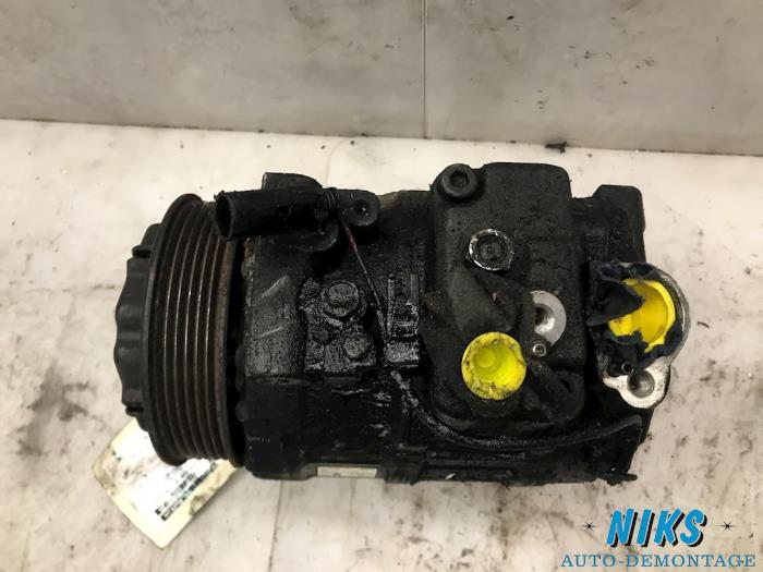 Air conditioning pump from a Mercedes-Benz C Combi (S203) 2.2 C-220 CDI 16V 2001