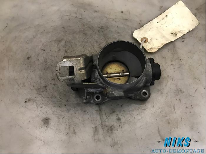 Usagé Boîtier accélérateur Ford StreetKa Prix sur demande proposé par Niks autodemontage