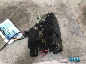 Used Front door lock mechanism 4-door, right Seat Leon (1M1) 1.9 TDI 90 Price on request offered by Niks autodemontage