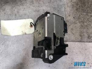 Used Rear door mechanism 4-door, right Ford Fiesta Price on request offered by Niks autodemontage