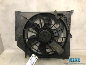 Usagé Moto ventilateur BMW 3 serie (E46/4) 318d 16V Prix sur demande proposé par Niks autodemontage