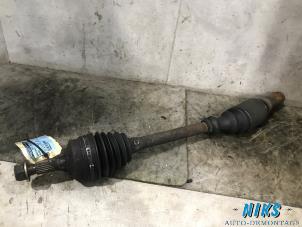 Used Front drive shaft, right Peugeot 106 II 1.4 XN,XR,XS,XT Price on request offered by Niks autodemontage