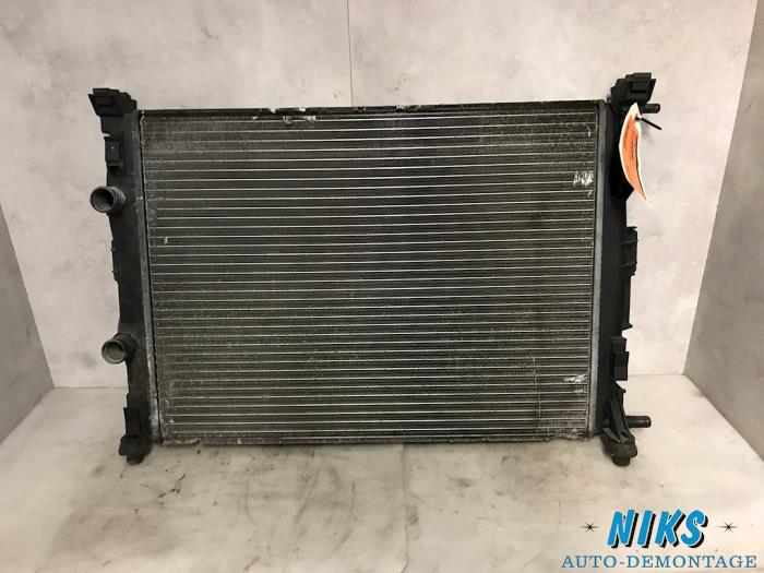 Used Radiator Renault Megane II Grandtour (KM) 1.9 dCi 120 Price on request offered by Niks autodemontage