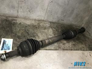 Used Front drive shaft, right Renault Laguna II Grandtour (KG) 2.0 16V IDE Price on request offered by Niks autodemontage