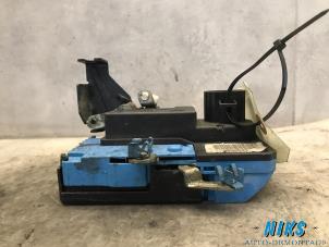 Used Door lock mechanism 4-door, front left Volvo S60 I (RS/HV) 2.4 20V 140 Price on request offered by Niks autodemontage