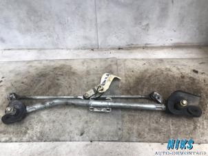 Used Wiper mechanism Toyota Corolla (E12) 1.4 16V VVT-i Price on request offered by Niks autodemontage