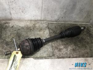 Used Front drive shaft, left Peugeot 306 Break (7E) 1.4 XN,XR Price on request offered by Niks autodemontage