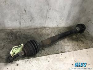 Used Front drive shaft, right Volkswagen Golf V (1K1) 1.6 FSI 16V Price on request offered by Niks autodemontage
