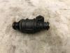 Injector (petrol injection) from a Fiat Stilo (192A/B), 2001 / 2007 1.6 16V 5-Drs., Hatchback, 4-dr, Petrol, 1.581cc, 76kW (103pk), FWD, 182B6000, 2001-10 / 2003-12, 192BXB1A 2005