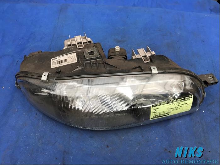 Używane Reflektor prawy Fiat Marea Weekend (185BX/CX) 1.6 SX,ELX 16V Cena na żądanie oferowane przez Niks autodemontage