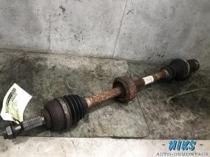 Used Front drive shaft, right Renault Twingo Price on request offered by Niks autodemontage