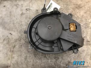 Usados Motor de ventilador de calefactor Volkswagen Passat (3B3) 2.0 20V Precio de solicitud ofrecido por Niks autodemontage