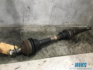 Used Front drive shaft, right Peugeot 206 (2A/C/H/J/S) 2.0 XS,XT HDi Price on request offered by Niks autodemontage