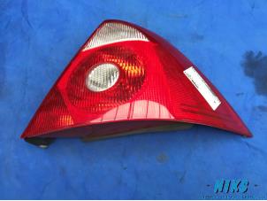 Used Taillight, right Ford Mondeo III 2.0 16V Price on request offered by Niks autodemontage