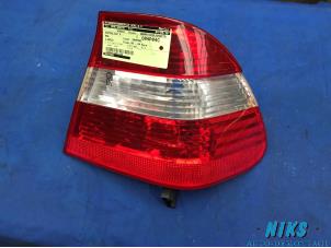 Used Taillight, right BMW 3 serie (E46/4) 323i 24V Price on request offered by Niks autodemontage