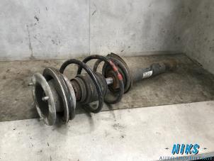 Used Front shock absorber rod, left BMW 3 serie (E46/4) 323i 24V Price on request offered by Niks autodemontage
