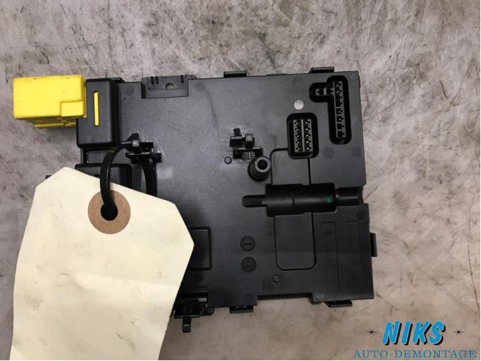 Module (miscellaneous) from a Volkswagen Passat (3C2) 2.0 FSI 16V 2007