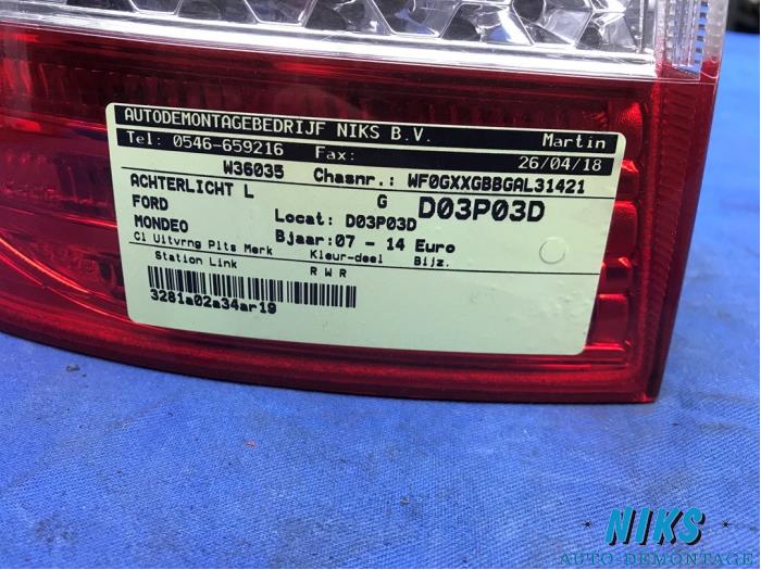 Tylne swiatlo pozycyjne lewe z Ford Mondeo IV 2.0 TDCi 140 16V 2010
