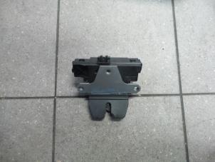 Used Boot lid lock mechanism Ford Mondeo Price € 35,00 Margin scheme offered by Autosloopbedrijf H.C.Stouten