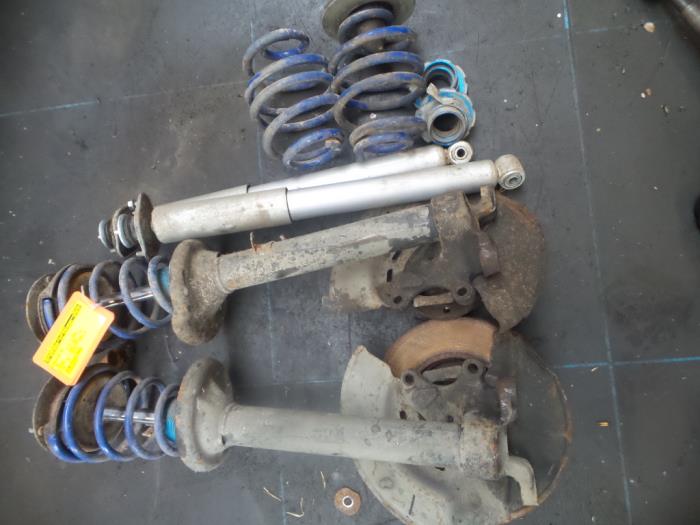 Lowering kit from a BMW 3-Serie 1990