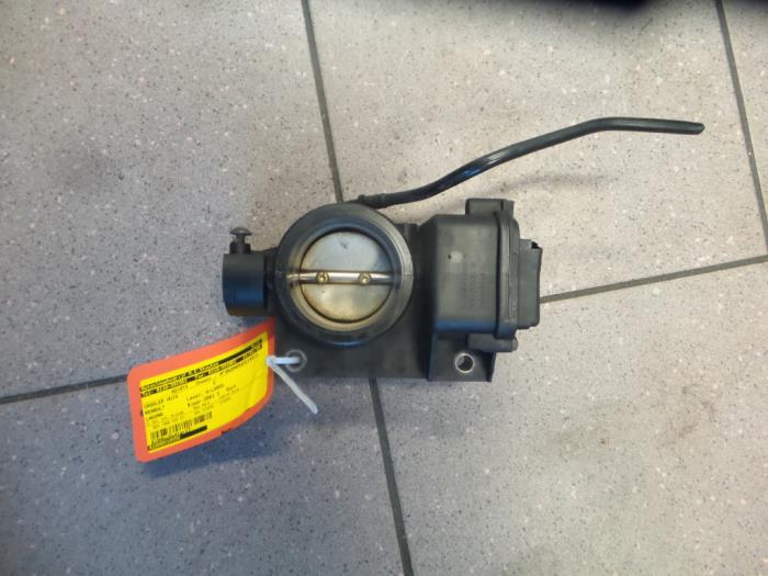 Gebrauchte Drosselklappengehäuse Renault Laguna II (BG) 1.6 16V Preis € 75,00 Margenregelung angeboten von Autosloopbedrijf H.C.Stouten