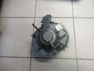 Used Heating and ventilation fan motor Volvo S60 I (RS/HV) 2.4 20V 140 Price € 50,00 Margin scheme offered by Autosloopbedrijf H.C.Stouten