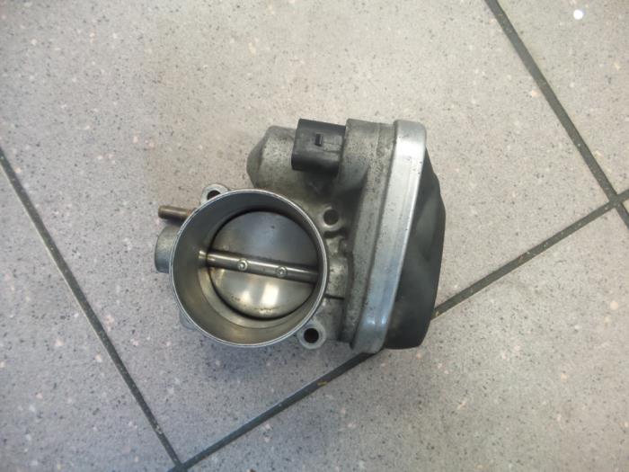 Gebrauchte Drosselklappengehäuse Renault Megane II (BM/CM) 2.0 16V Preis € 50,00 Margenregelung angeboten von Autosloopbedrijf H.C.Stouten