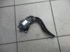 Accelerator pedal from a Renault Clio IV Estate/Grandtour (7R) 0.9 Energy TCE 90 12V 2016