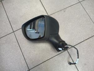 Used Wing mirror, left Renault Clio IV Estate/Grandtour (7R) 0.9 Energy TCE 90 12V Price € 50,00 Margin scheme offered by Autosloopbedrijf H.C.Stouten