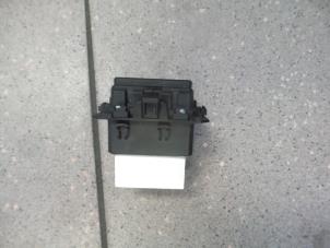 Used Heater resistor Renault Clio IV Estate/Grandtour (7R) 0.9 Energy TCE 90 12V Price € 25,00 Margin scheme offered by Autosloopbedrijf H.C.Stouten