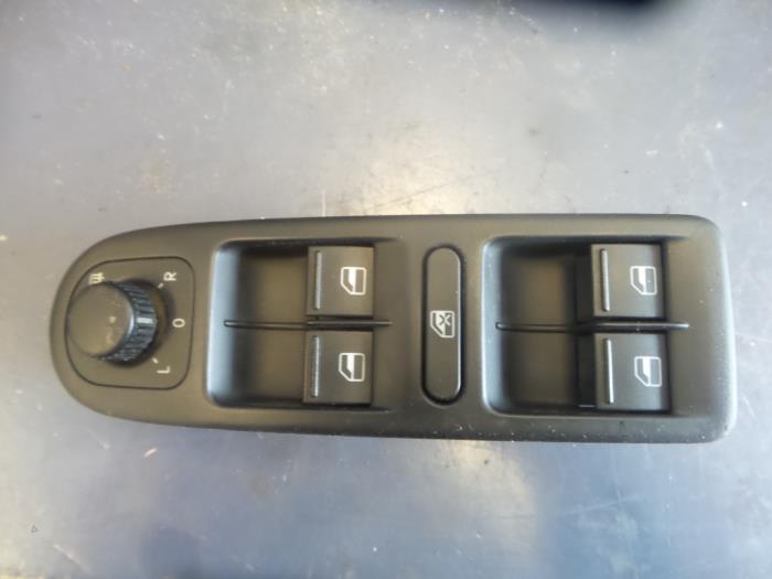 Interruptor de ventanilla eléctrica de un Volkswagen Golf VI (5K1) 1.4 TSI 122 16V 2009