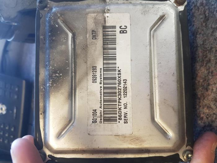 Used Ignition lock + computer Opel Zafira (F75) 2.2 16V Price € 150,00 Margin scheme offered by Autosloopbedrijf H.C.Stouten